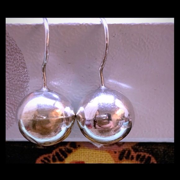 Jewelry - Vintage silver ball earrings